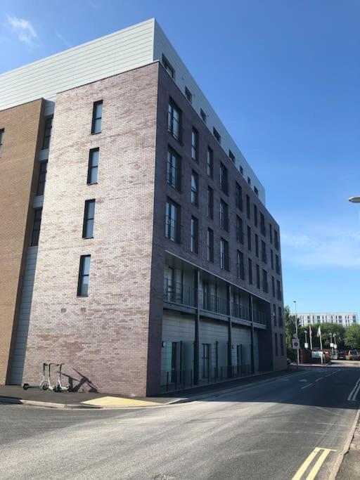 3 Bedroom Apartment Free Parking Manchester Exterior foto